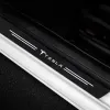 Naklejki Ochronne na Progi Tesla – Carbon Look z Logo TESLA - zestaw 4 sztuk