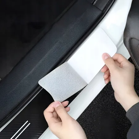 Naklejki Ochronne na Progi MITSUBISHI MOTORS – Carbon Look z Logo Mitsubishi - zestaw 4 sztuk