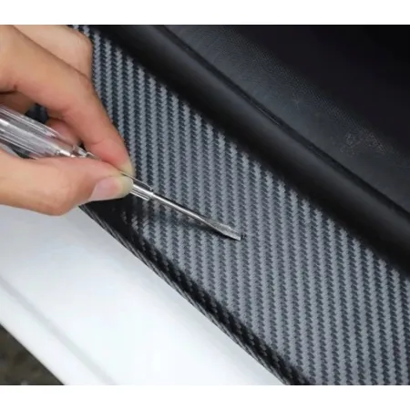 Naklejki Ochronne na Progi Mitsubishi – Carbon Look z Logo MITSUBISHI - zestaw 4 sztuk