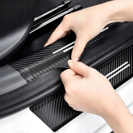 Naklejki Ochronne na Progi Toyota – Carbon Look z Logo TOYOTA - zestaw 4 sztuk