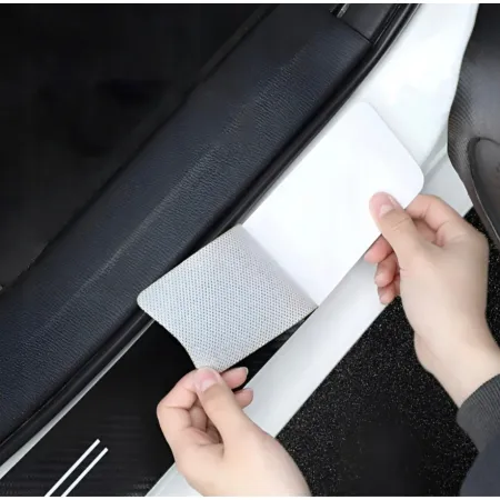 Naklejki Ochronne na Progi KIA – Carbon Look z Logo KIA - zestaw 4 sztuk