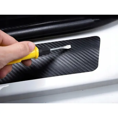 Naklejki Ochronne na Progi KIA – Carbon Look z Logo KIA - zestaw 4 sztuk